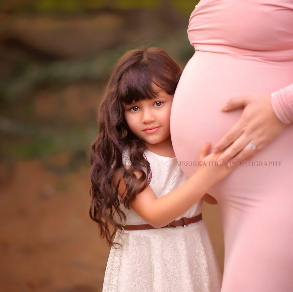 maternity photographer, What You Need to Know About Hiring a Maternity and Newborn Photographer